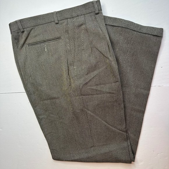 Claiborne. Men’s dress pants. Size 33 x‎ 32 - Picture 1 of 6